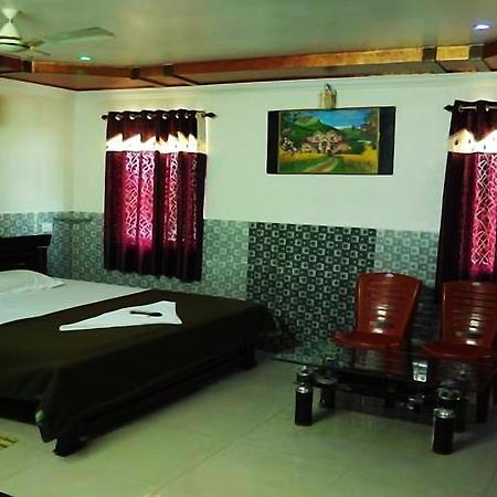 Hotel Manorama Inn Khammam Kültér fotó