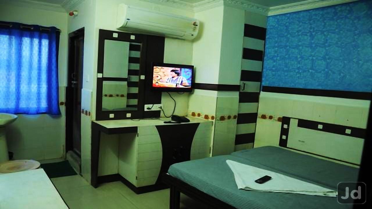Hotel Manorama Inn Khammam Kültér fotó