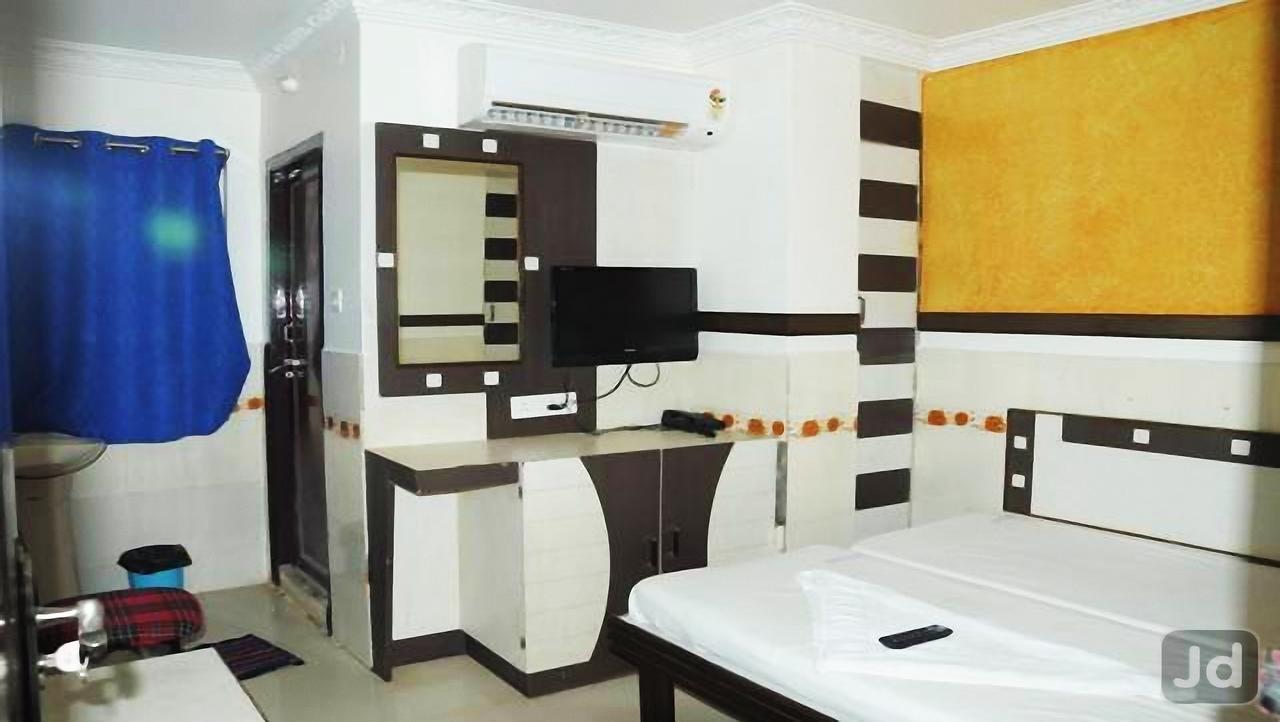 Hotel Manorama Inn Khammam Kültér fotó